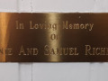 A close-up view of this plaque.